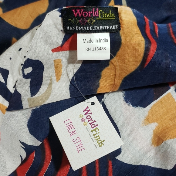 🆕️ World Finds Handmade Shawl - Picture 4 of 6